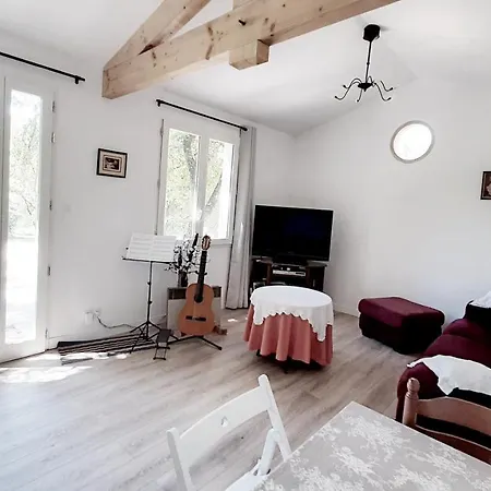 Le Cabanon Hébergement de vacances Sainte-Croix-a-Lauze