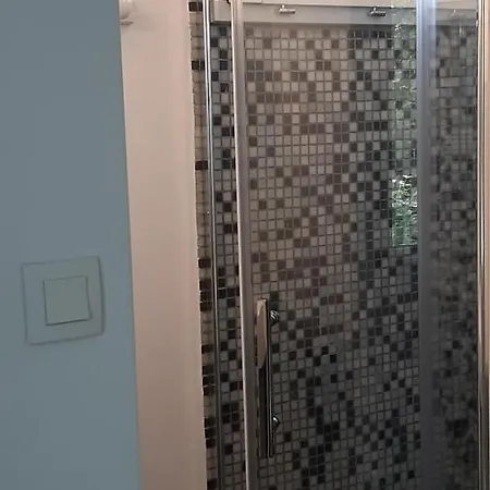 Le Cabanon * Sainte-Croix-a-Lauze